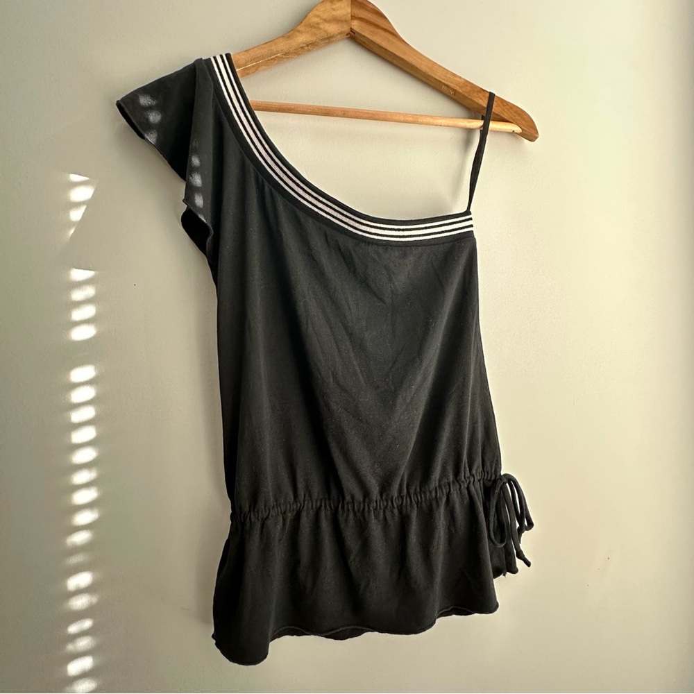 Vintage Made In USA Black One-Shoulder Sporty Neckline Ruffle Hem Top